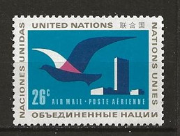 Nations Unies ( New York ) Aérien Neuf Avec Charnière N° 21 Vol D'oiseau Et Siège De L'O.N.U. Lot 5-192 - Aéreo