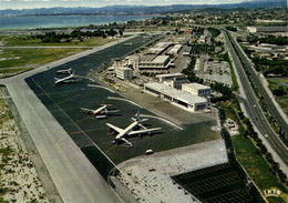 NICE - L'AEROPORT DE NICE COTE D'AZUR - VUE PRISE VERS CAGNES ET ANTIBES - Transport (air) - Airport