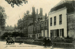 Paimboeuf * Le Quai éole Et La Sous Préfecture * Automobile Voiture Ancienne - Paimboeuf