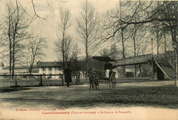 Castelsarrasin * Vue Sur La Gare Et La Passerelle * Attelage - Castelsarrasin