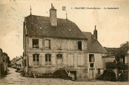 Prauthoy * Place Et La Gendarmerie Nationale - Prauthoy