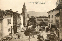 La Tour * La Place De L'église Du Village * Marché ? - Other & Unclassified