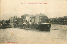 Notre Dame De La Garenne * La Sortie De L'écluse * Péniche Batellerie - Autres & Non Classés