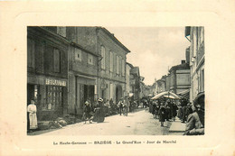 Baziège * La Grand Rue * Jour De Marché * Commerce Magasin BRAUT - Autres & Non Classés