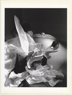 Horst P. Horst: Birthday Gloves 1947 (Sheet 1992: Form Horst 27 X 35.5 CM) - Ohne Zuordnung