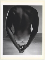 Horst P. Horst: Male Nude With Folded Hands 1952 (Sheet-Fed Gravure 1992: Form Horst 27 X 35.5 CM) - Zonder Classificatie