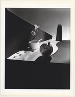 Horst P. Horst: Surreal Still Life 1941 (Sheet 1992: Form Horst 27 X 35.5 CM) - Unclassified