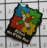 512g2 Pin's Pins / Beau Et Rare / THEME : JEUX / PUZZLE  FETES DES P'TITS PAS - Jeux