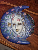 Petit Masque En Forme De Lune Et Visage - Carnaval