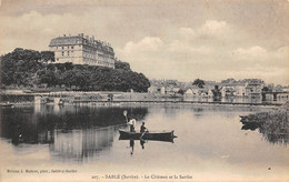 Sablé Sur Sarthe          72         Le Château Et La Sarthe. Pêcheurs A La Ligne           (voir Scan) - Sable Sur Sarthe