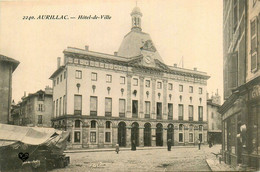 Aurillac * La Place De L'hôtel De Ville * Marché - Aurillac