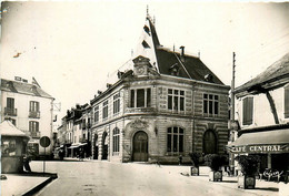 Lanmezan * La Place De L'hôtel De Ville * Café Central - Lannemezan