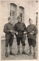 CPA Photo De Militaires En Uniformes - Régiment - La Vie à La Caserne - Fotografie