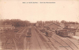 La Suze Sur Sarthe        72        Intérieur De La Gare Des Marchandises  . Trains -                   (voir Scan) - La Suze Sur Sarthe