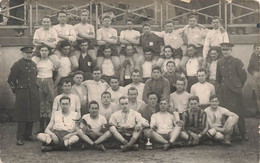 CPA Photo De Soldats - Sportifs - Coupe - Championnat De Sport - Militaires - Regiments