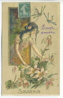 CPA Gaufrée - Art Nouveau -  Jeune Femme Dans Un Cadre, Fleurs, Libellules, Dorures - Sonstige & Ohne Zuordnung