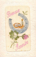 CPA FANTAISIE BRODEE BONNE ANNEE AU FER A CHEVAL - Embroidered