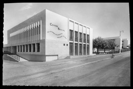 * Cpsm Rétrécit Découpée - ALES - ALAIS - Centre Social De La Caisse D'Allocations Familiales Du Gard - Edit S.L. - 1963 - Alès