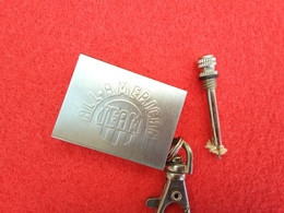 Briquet COUNTRY Porte Clé Clef Clés Clefs ALL AMERICAN TEAM (bazarcollect28) - Autres & Non Classés