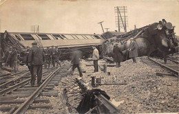 77-MONTEREAU- CARTE-PHOTO- ACCIDENT DU CHEMIN DE FER - TRAIN 1930 - Montereau