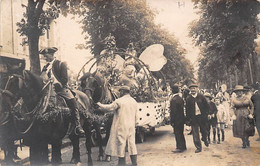 Doué La Fontaine      49      Proche Avenue De La Gare  Cavalcade.  Char Attelé - Libellulle -5 -Carte Photo (voir Scan) - Doue La Fontaine