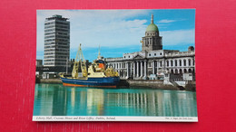 Liberty Hall,Customs House And River Liffey,Dublin - Remorqueurs