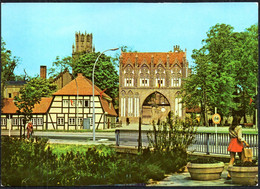 F9884 - Neubrandenburg - Stargader Tor - Verlag Bild Und Heimat Reichenbach - Neubrandenburg