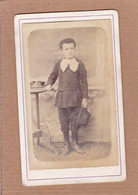 Photographie Ancienne XIXème CDV Portrait Plein Pied Jeune Garçon Tenue Du Dimanche Guérin Chemin De La Traquette Angers - Antiche (ante 1900)