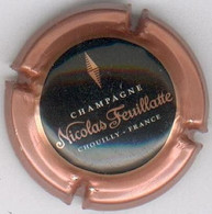 CAPSULE-CHAMPAGNE FEUILLATTE NICOLAS N°50b E Sous A Ctr. Rosé Centre Noir - Feuillate