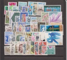 1977-FRANCE-ANNEE COMPLETE 1977**.48 TIMBRES - 1970-1979