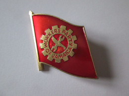 Insigne Parti Des Travailleurs Jamaique Vers 1970,dim=42x28 Mm/Workers Party Of Jamaica Badge Around 1970,size=42x28 Mm - Associations