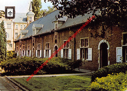 Het Sinds 1955 Heropgebouwde Begijnhof - Aarschot - Aarschot