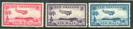 New Zealand  MH 1935 Airplane Over Landing Field - Neufs