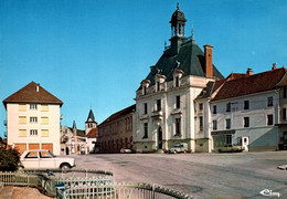 CORBELIN Place De La Mairie  ( Voitures)      (recto-verso) 38 - Corbelin