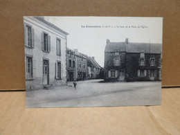 LA GOUESNIERE (35) Le Haut De La Place De L'Eglise - Andere & Zonder Classificatie