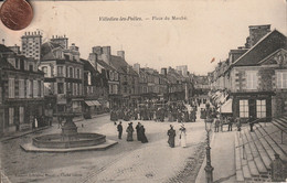 50 - Carte Postale Ancienne De  VILLEDIEU LES POELES  Place Du Marché - Villedieu