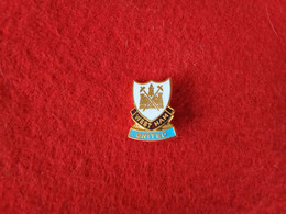 Petite Broche SPORT FOOTBALL CLUB Métal Cuivré émaillé WEST HAM UNITED Vintage  (bazarcollect28) - Brochen