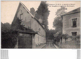 VILLEPREUX A GAUCHE LA MAISON DU DAUPHIN ET RUELLE DES BOULANGERS TBE - Villepreux