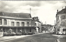 LIMAY LA RUE NATIONALE HOTEL RESTAURANT CPSM 9X14 TBE - Limay