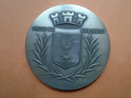 MEDAILLE BRONZE VILLE DE FRESNES  DECERNE EN 1977 - Professionnels / De Société