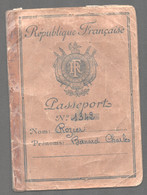 1946 PASSEPORT REPUBLIQUE FRANCAISE / TIMBRES FISCAUX   D847 - Documents Historiques