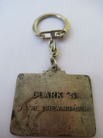 Porte-clefs Publicitaire Ancien / Hygiène/Chewing-gum/ Clark's Votre Chewing-gum//Vers 1960-1970    POC487 - Portachiavi