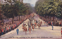 ROYAUME-UNI ANGLETERRE GLOUCESTERSHIRE CHELTENHAM H.M. THE KING ARRIVING AT THE QUEEN'S HOTEL 1897 - Cheltenham