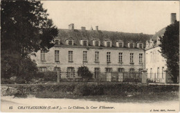 CPA CHATEAUGIRON Le Chateau - La Cour D'Honneur (1250964) - Châteaugiron