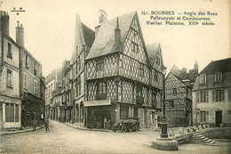 Bourges * Angle Rue Pellevoysin Et Cambournac * Commerces Magasin * Automobile Voiture Ancienne - Bourges