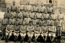 Militaria * Carte Photo * Groupe De Militaires Soldats Du 104ème Régiment D'infanterie - Régiments