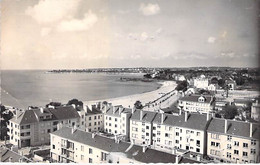 44 - SAINT NAZAIRE :  Plage Et Pointe De Vilès-Martin - CPSM Dentelée N/B Format CPA 1955 - Loire Atlantique - Saint Nazaire