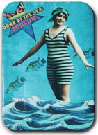 Retro Magnet, Woman In Swimsuit, Fishes 4,5 X 6,5 Cm, Thickness 3mm - Andere & Zonder Classificatie