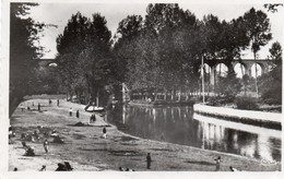 Delcampe - LUSIGNAN LA PLAGE LE VIADUC LIGNE POITIERS-LA ROCHELLE 1952 CPSM 9X14 TBE - Lusignan