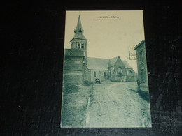 ARLEUX - L'EGLISE  - VOITURE ET UN PASSANT - 59 NORD (C.U) - Arleux